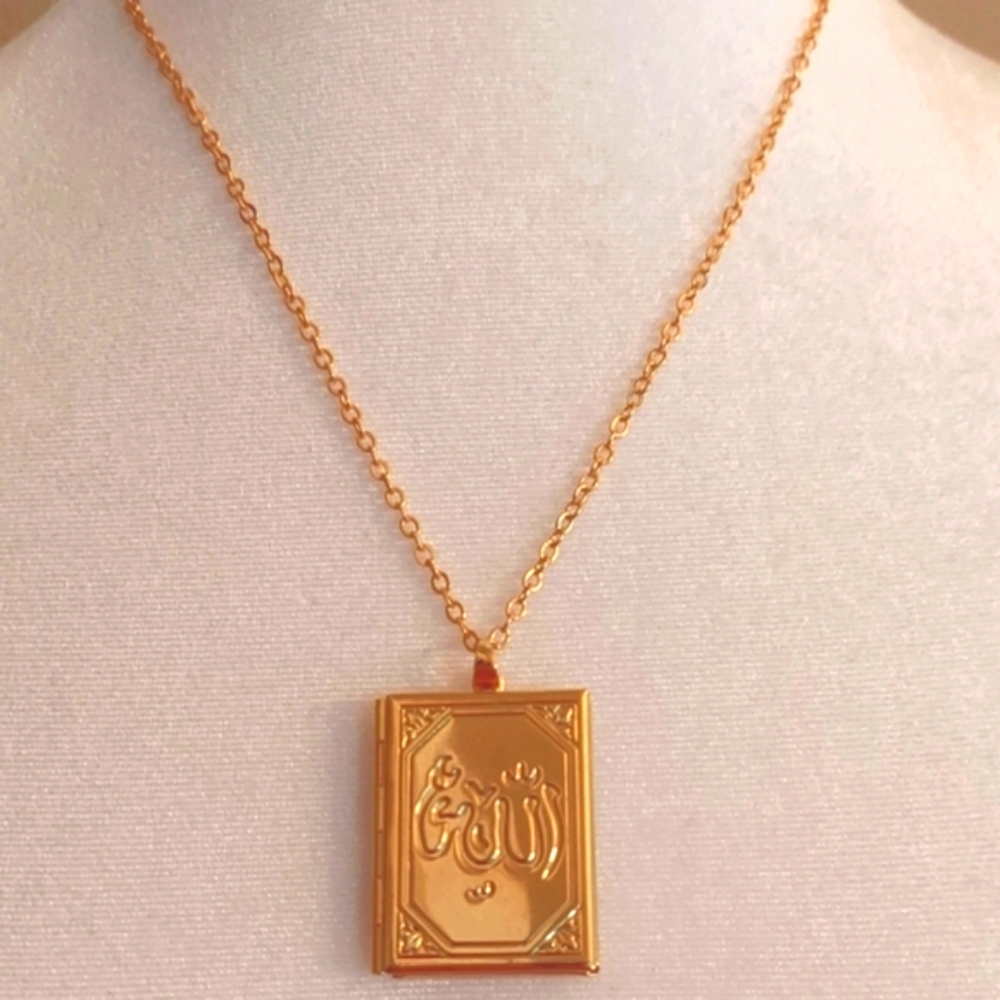 Chain Necklace With Locket Pendant Stamped 18KGP U7 New In Package